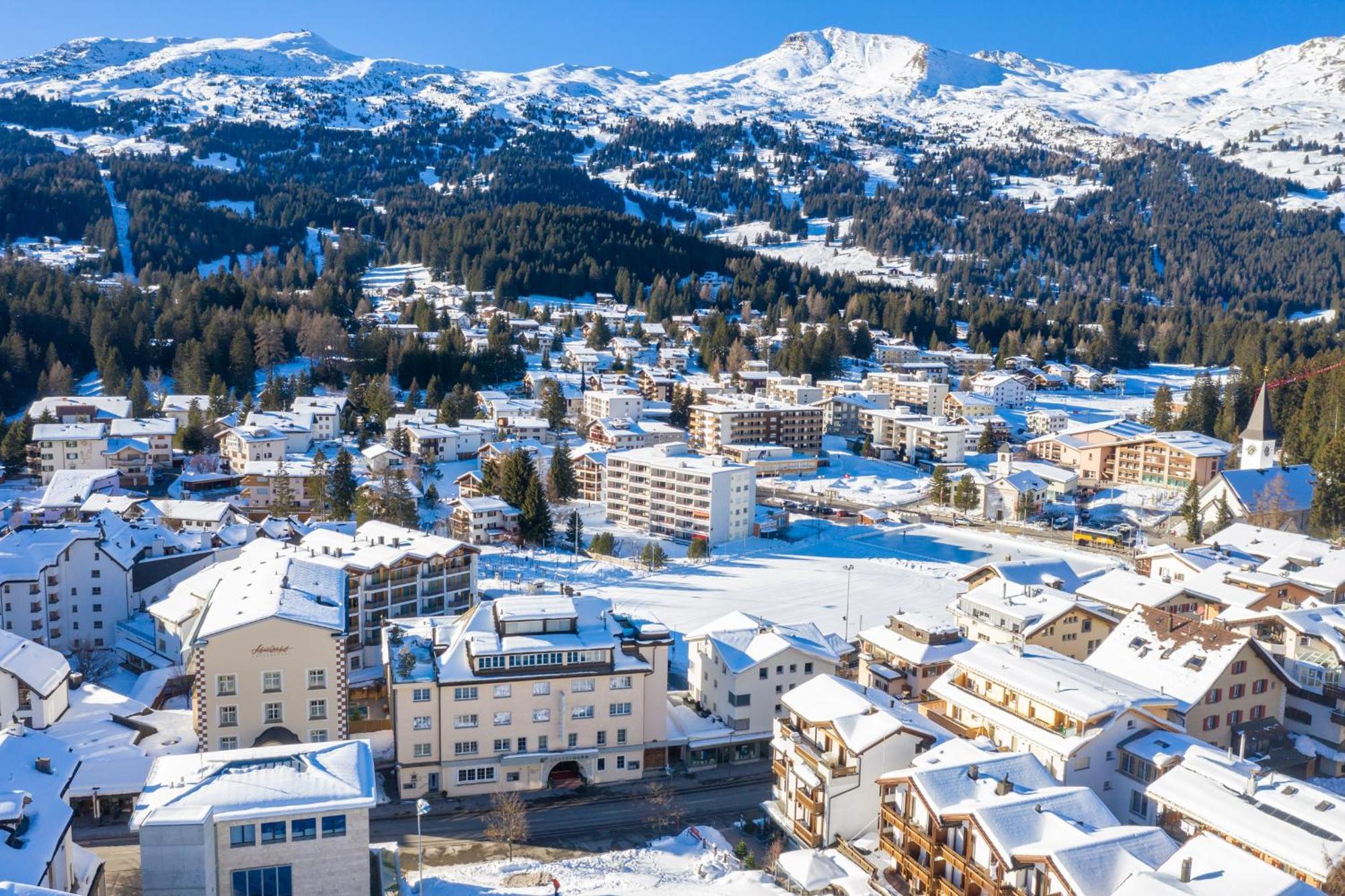 Hotel Lenzerhorn 4*